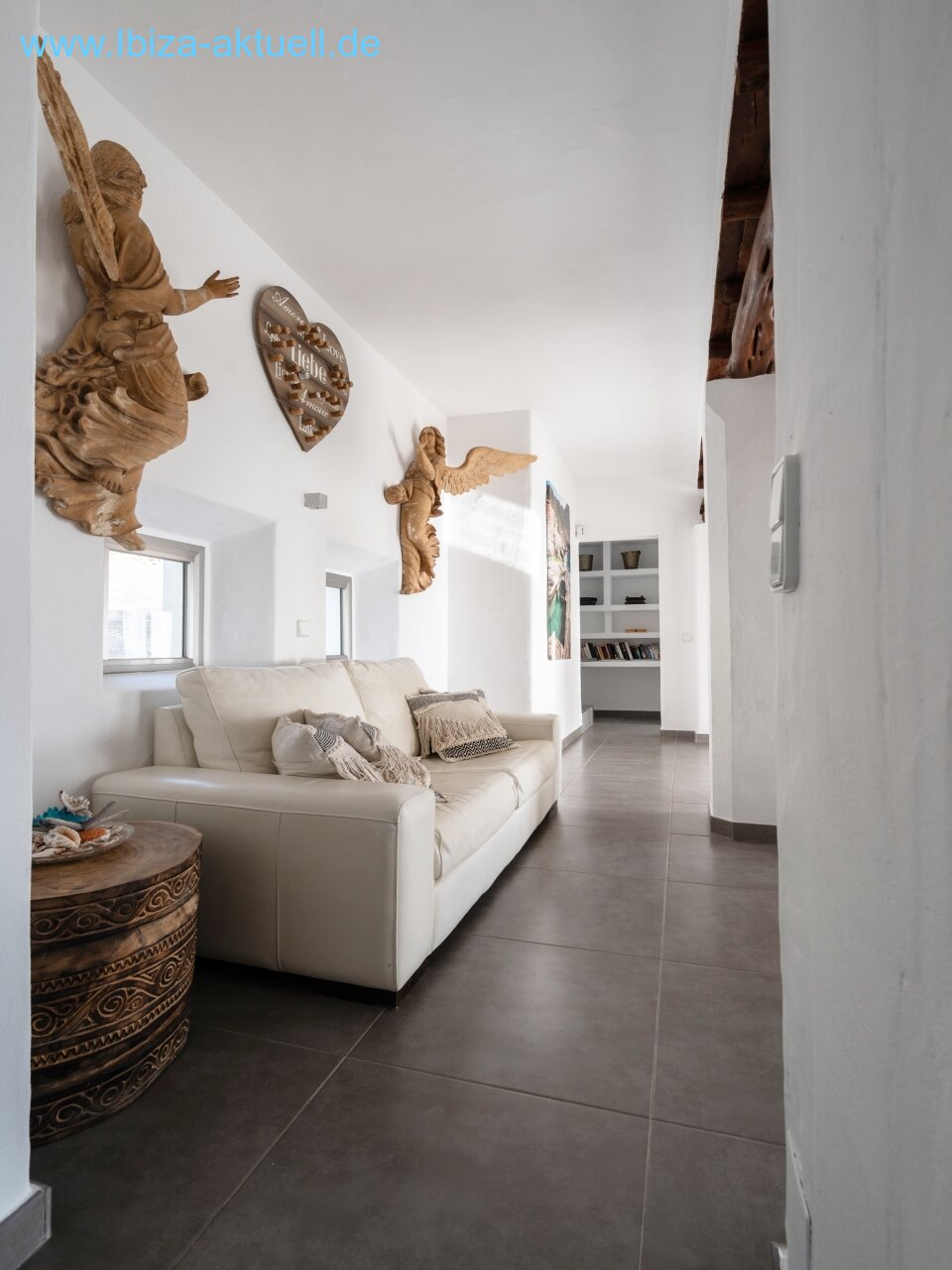 corridor between living and bedrooms