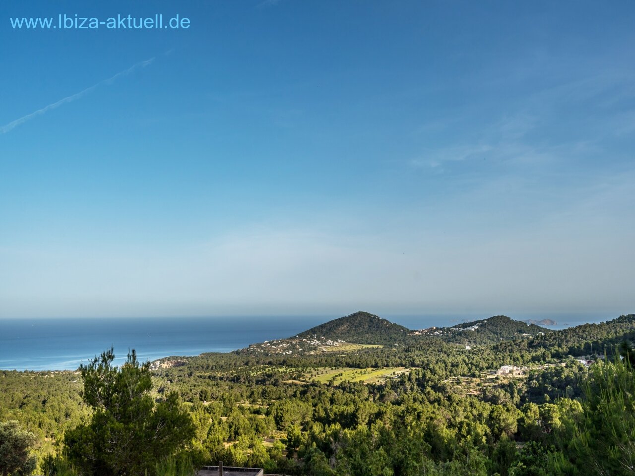 wide view over the country and the western sea