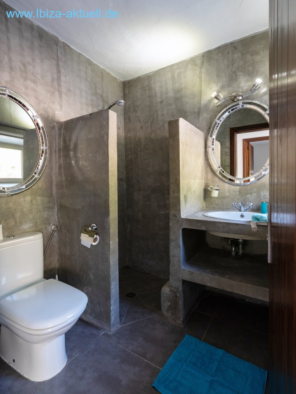 upper bath with shower