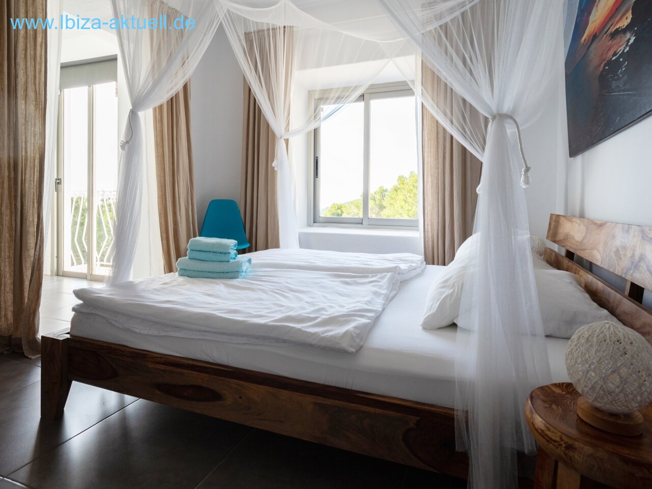 4th bedroom with bath ensuite